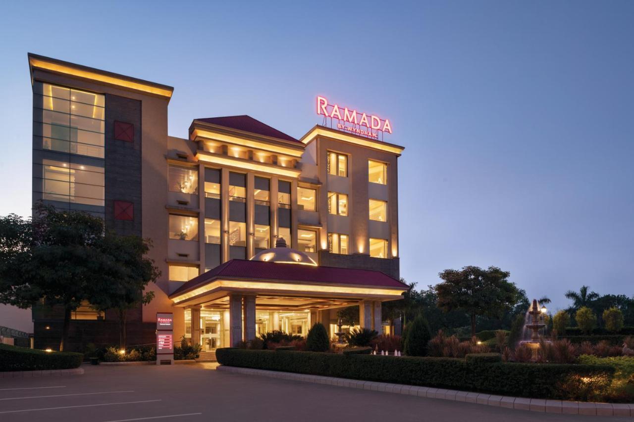 Ramada By Wyndham Varanasi Katesar Chandauli Exterior foto