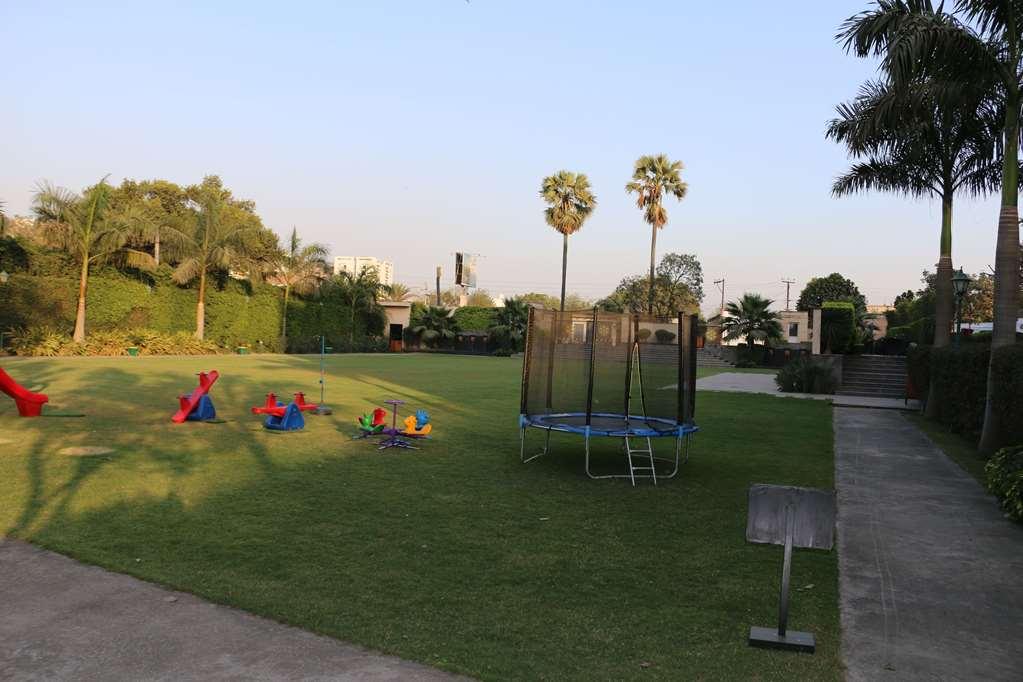 Ramada By Wyndham Varanasi Katesar Chandauli Facilități foto