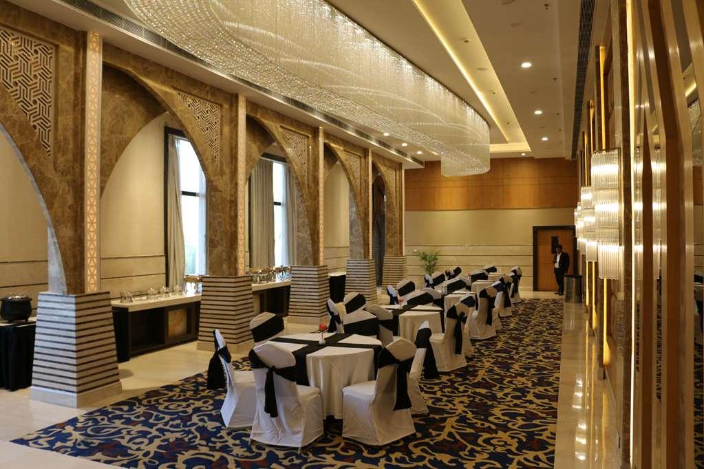 Ramada By Wyndham Varanasi Katesar Chandauli Facilități foto