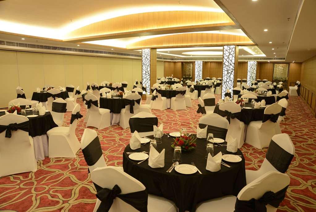 Ramada By Wyndham Varanasi Katesar Chandauli Facilități foto