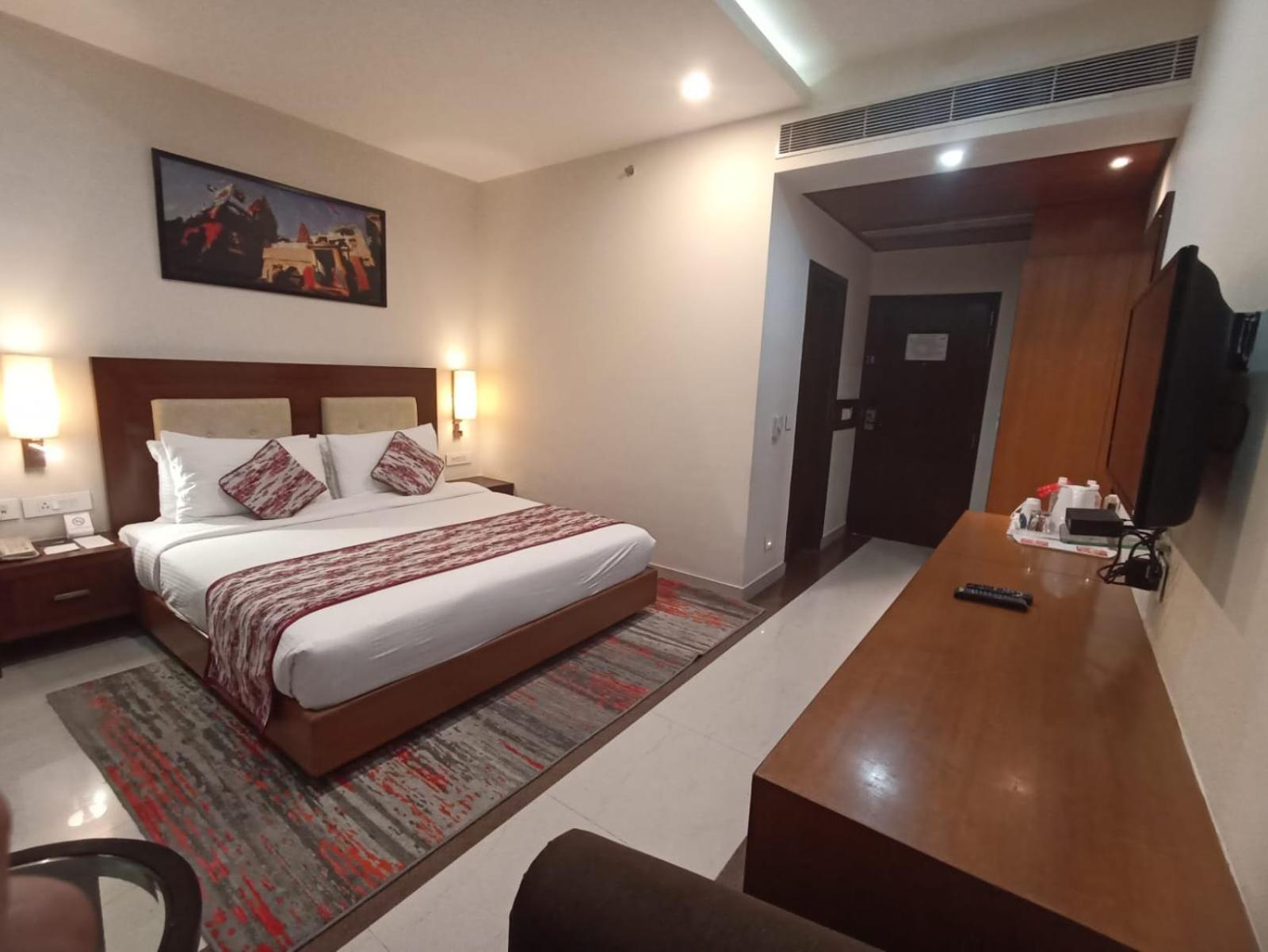 Ramada By Wyndham Varanasi Katesar Chandauli Exterior foto